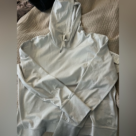 Vuori Women’s Halo Essential Hoodie Size M - Picture 4 of 4